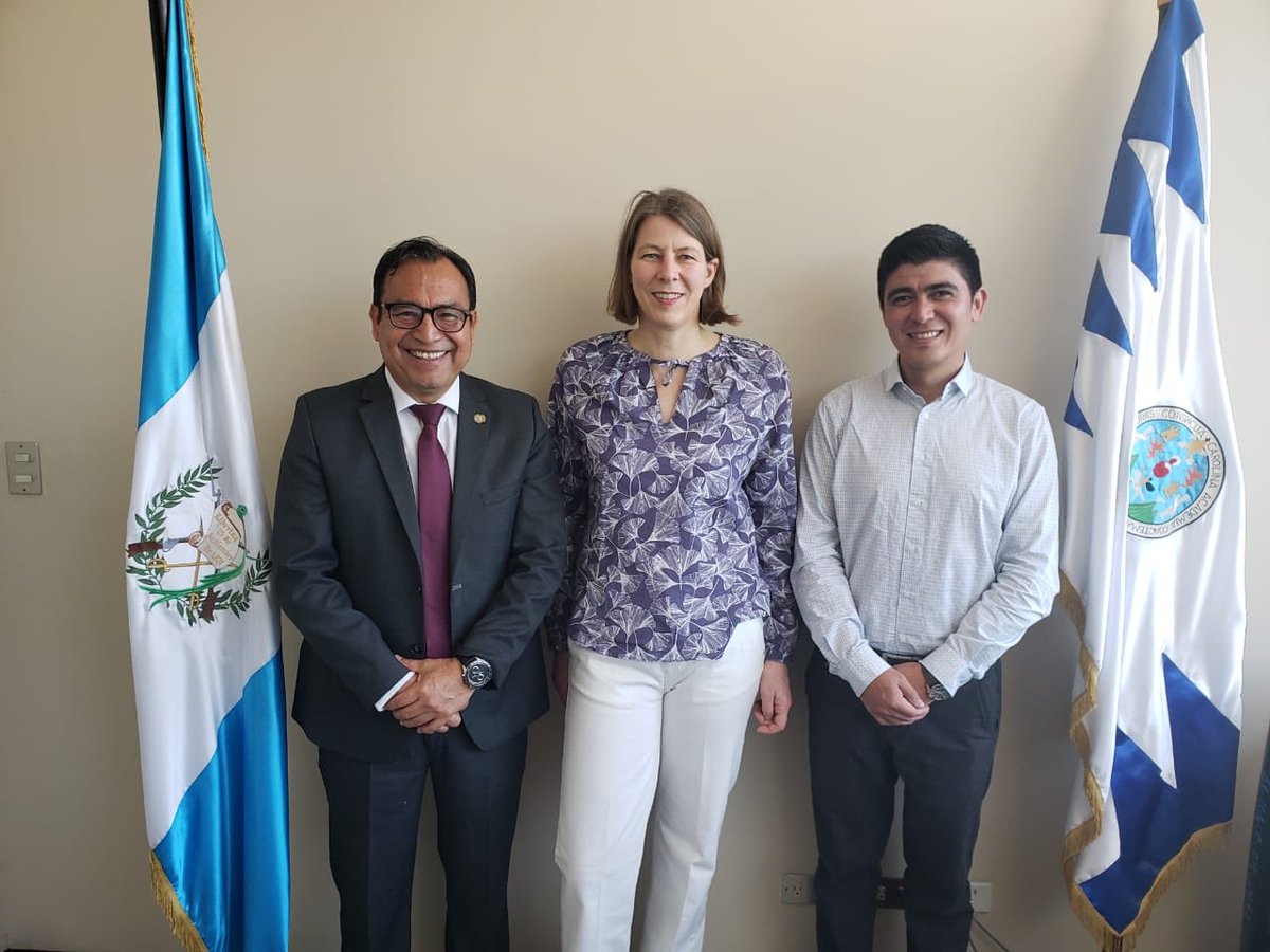 Some of us, among them group leader Prof. Jutta Papenbrock (center), are currently in Guatemala working on a collaboration within an Erasmus+ project. We’re looking forward to welcoming the first students at the #LuH in the summer semester 2020. #Guatemala #Erasmus #ErasmusPlus