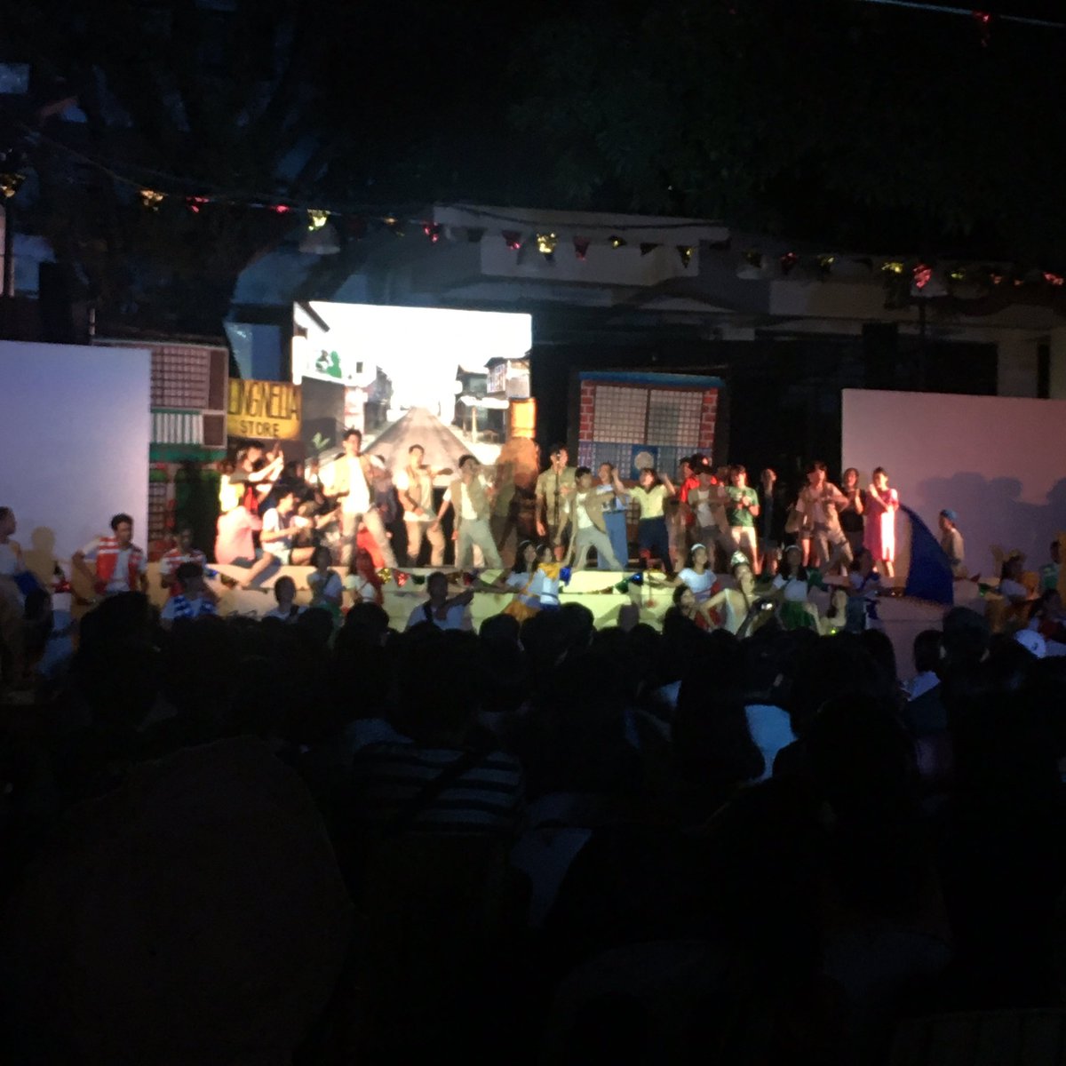 yoojiho26's tweet photo. Congratulations to all Tumagayeños for successfully celebrating this year's Malaklak Festival! Congratulations to the entire cast and staffs of this year's evening play ❤️ #BASI2020 #SCENICTEAM #POWERPO https://t.co/gnWOju41Xy