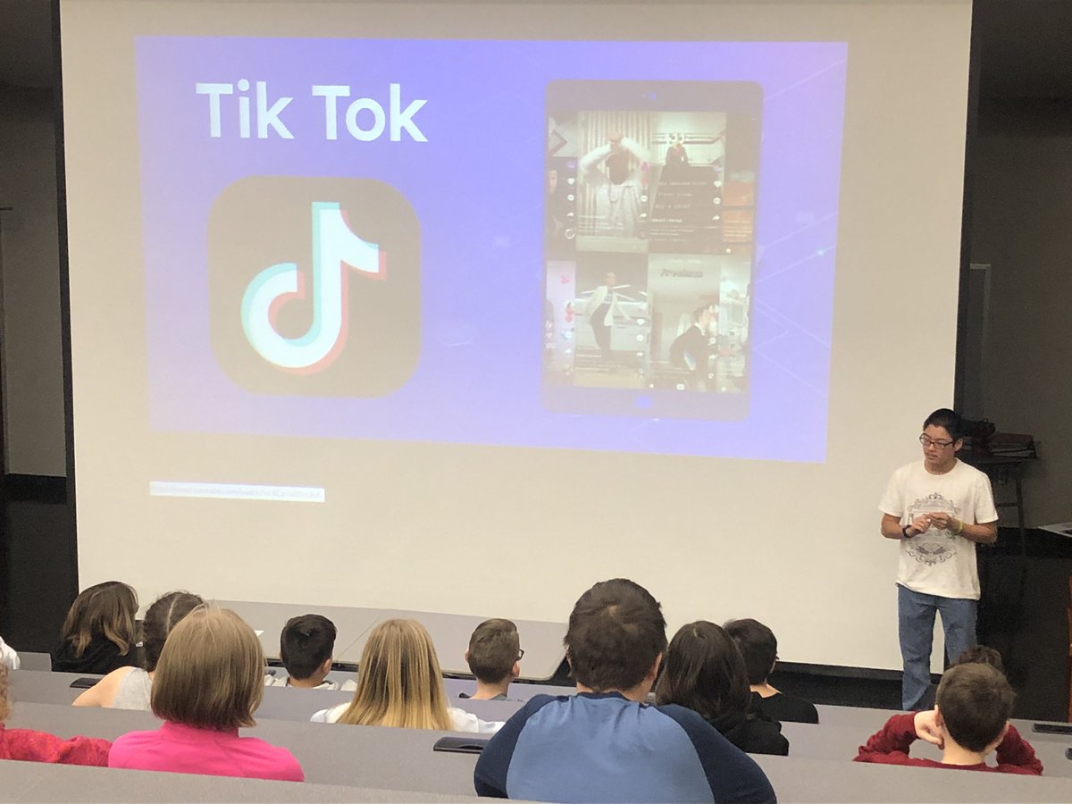 APMrMoran's tweet photo. This is the second year our HS Starters (student ITs) are presenting to 5th graders. It’s more powerful to hear about the dangers on social media from actual students. Great job, guys! @StarpointCSD #onestarpoint https://t.co/VcYbhbxN7K
