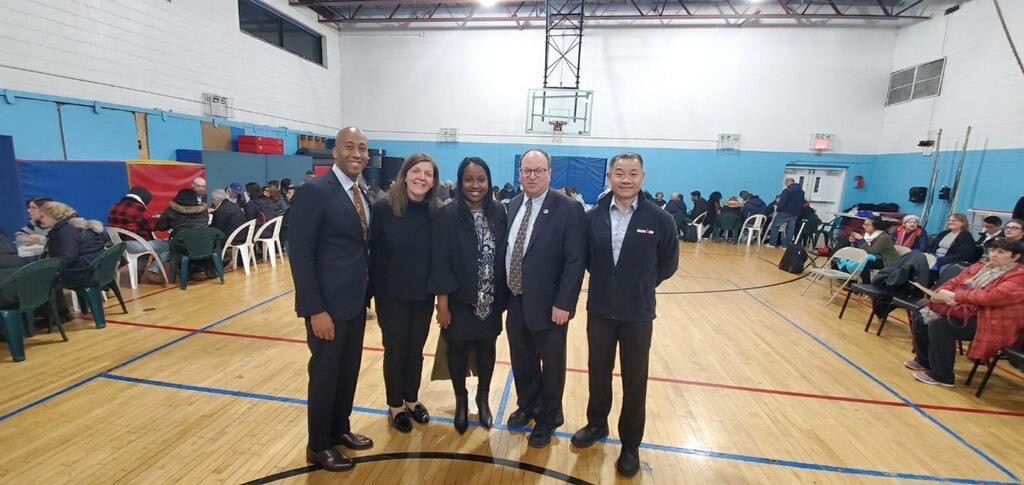ymcanyc's tweet image. Last night, the Cross Island YMCA was proud to host the MTA, local elected officials Council Member @BarryGrodenchik, Assembly Member @clydevanel, State Senator @LiuNewYork &amp;amp; hundreds of local residents to talk about the proposed Queens Bus Redesign. #queens #ymcanyc #CrossIsland