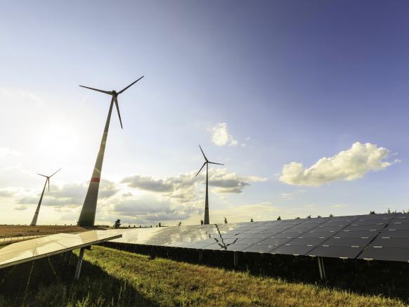 bizzenergy's tweet image. "New Deal": Die Reiner Lemoine Stiftung hat einen Vorschlag für ein neues #Energiemarktdesign vorgelegt. In 12 Punkten erklärt sie, wie Versorgung, #Netze, Handel und #Erzeugung zukünftig gestaltet werden sollten. ow.ly/7Ru350yyxd3