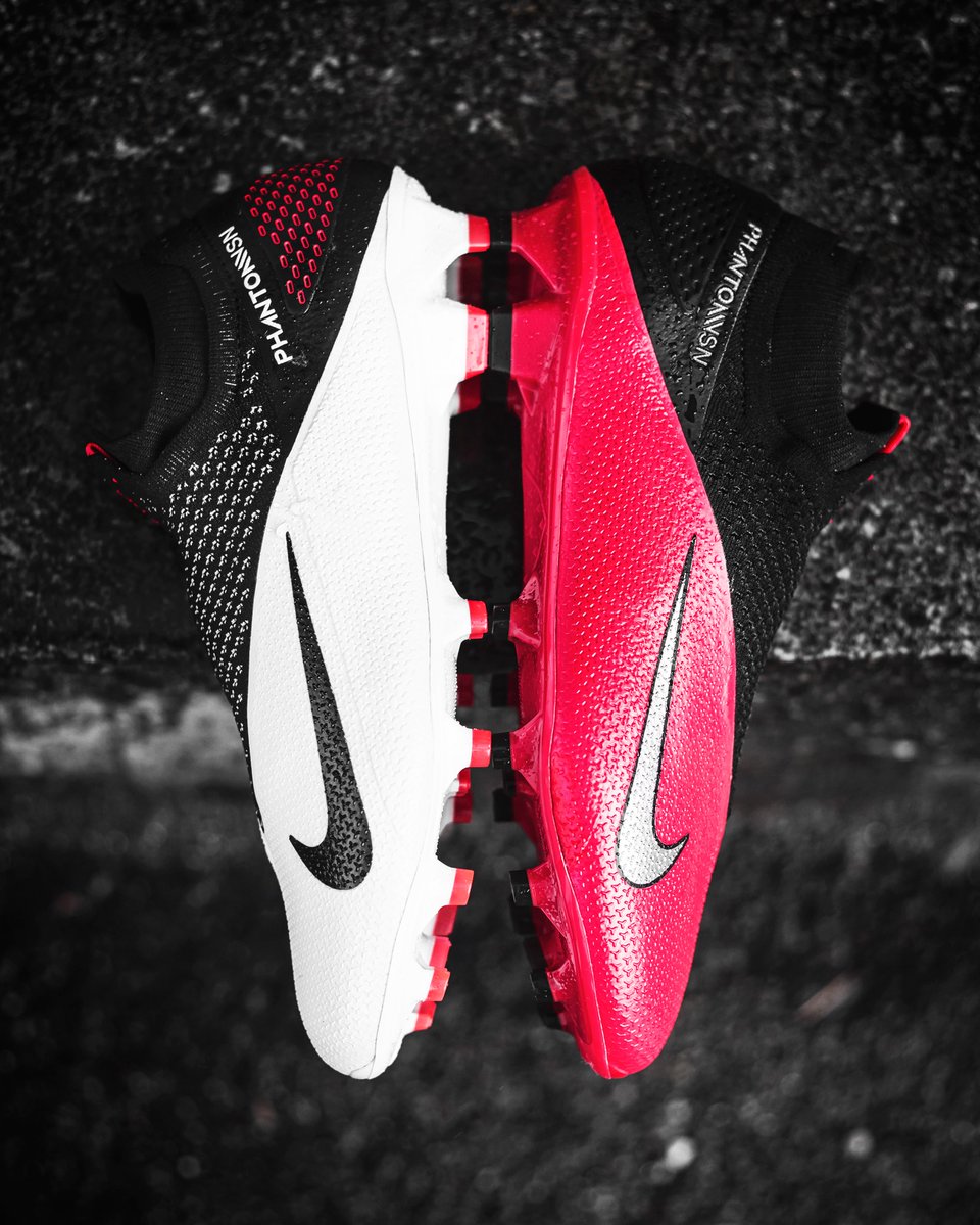 unisportlife's tweet image. Made in a lab to inspire future players 🥼🧪

The Nike PhantomVSN 2 Player Inspired &amp;amp; Future Lab look ridiculously good.

Which colourway are you hoping to see next time? 🤔

--

#nikefootball #phantomvsn #playerinspired #futurelab #unisportlife