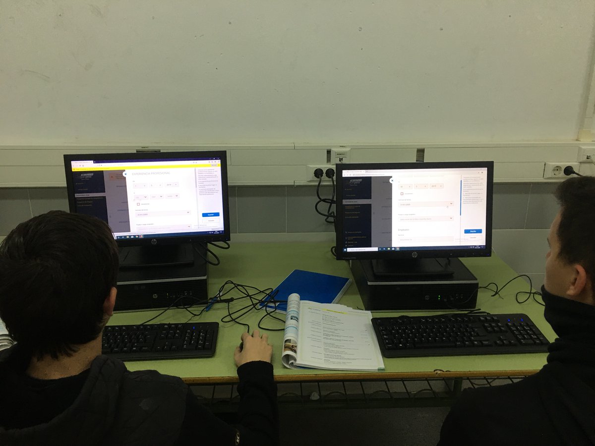 Mis alumnos del <a href="/iesgabrielmiro/">IES Gabriel Miró</a> de #FP básica de electricidad elaboran sus Curriculum Vitae con la herramienta <a href="/EuropassEurope/">Europass Europe</a> ¡Qué fácil es y qué presentación más profesional de tu #CV! europass.cedefop.europa.eu/editors/es/cv/…
#folcomparte <a href="/sepiegob/">SEPIE</a> <a href="/educaciongob/">Ministerio de Educación, FP y Deportes</a>