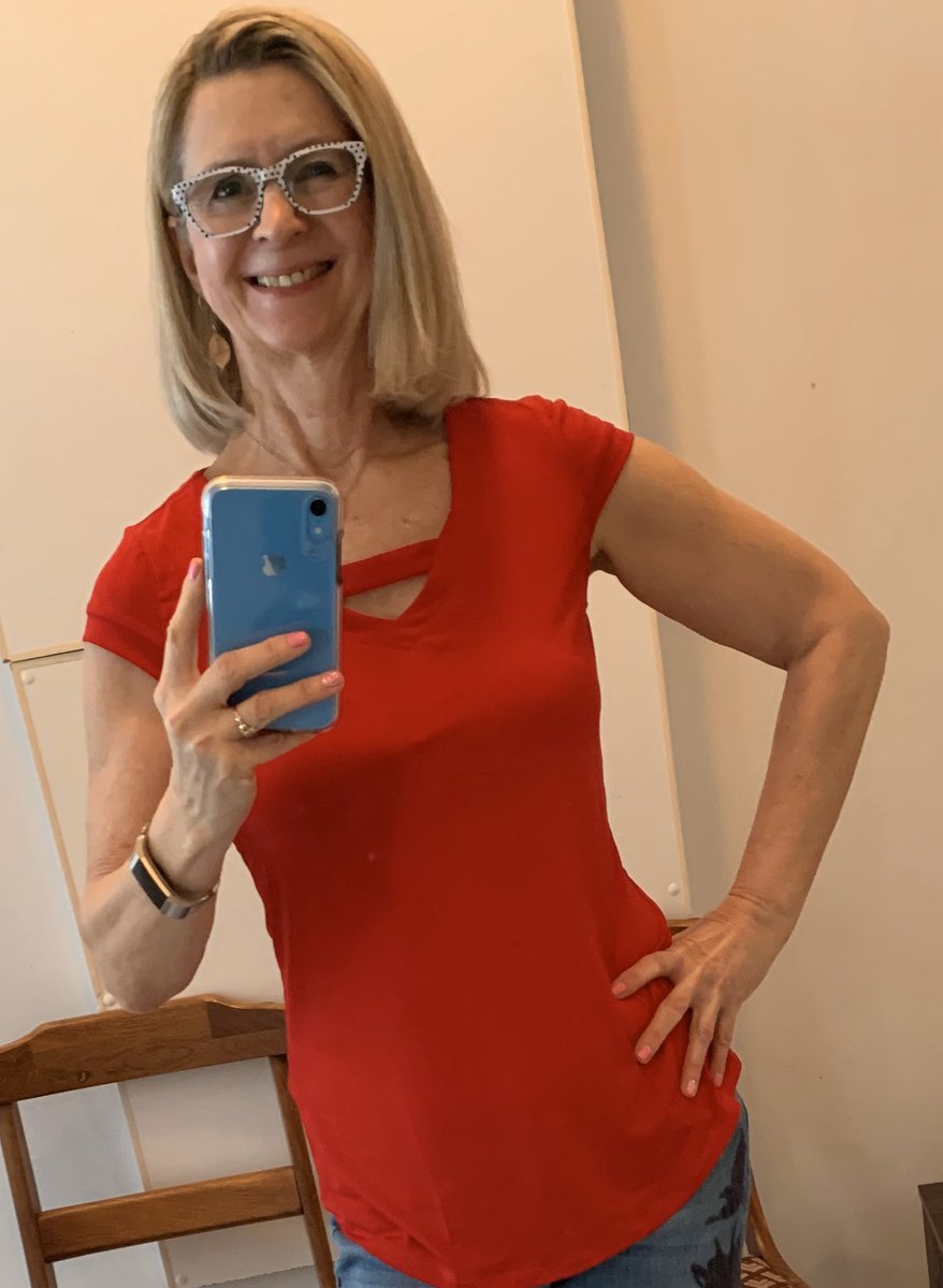 BeaMW6590's tweet photo. Put my red on to join teachers and education workers from coast to coast to coast to show my support for public education. United we stand #RedForEd #RedforEdOnt #StandingUp4MBTeachers https://t.co/r1pvOFseW4