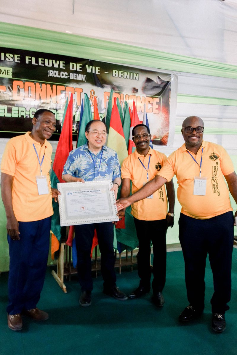 MyROLCC's tweet photo. RT @pastortong: What a pleasant surprise to receive a recognition from all of our African pastors at the pastors conference! Thank you all !! https://t.co/y79nlKI5Wd