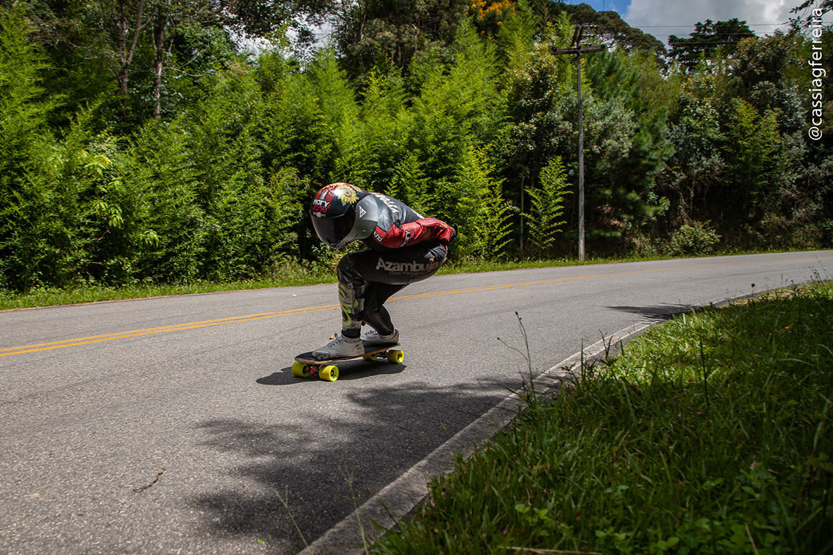 cbskoficial's tweet photo. O 1º encontro nacional de #DownhillSpeed feminino acontece no fim de semana em Timburi (SP)!🛹👧
O workshop #Dazmina contará com Emily Pross, 4x campeã mundial, e Vitoria Mallmann, vice-campeã mundial.
Leia mais > https://t.co/P8ObVMo3jN
#skatedownhill #ridelikeagirl https://t.co/T9yUBvIw36