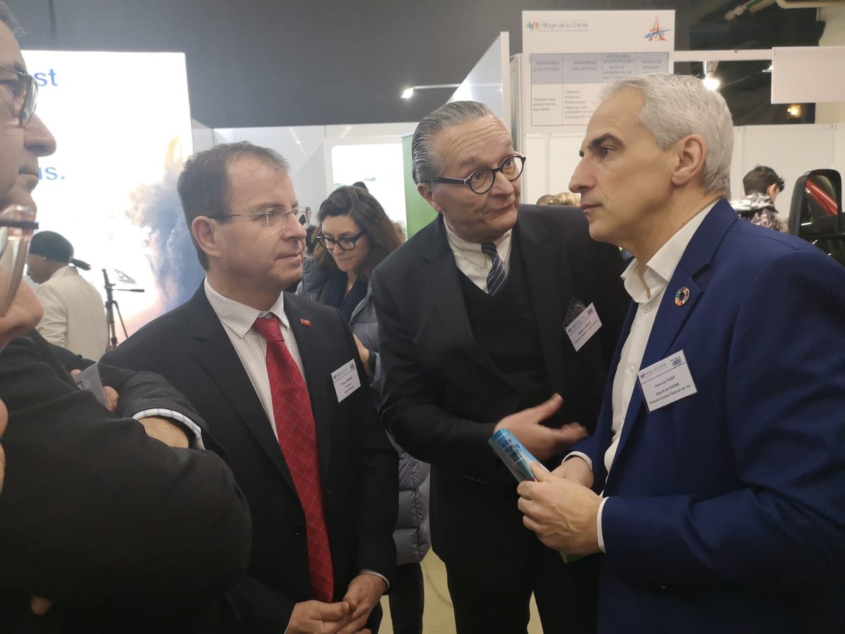 « 4% DES EFFECTIFS SONT EN APPRENTISSAGE, UN OBJECTIF MAJEUR ! » <a href="/thierry_herning/">Thierry Herning</a>, président de @BASF_FR 
#villagedelachimie 
<a href="/BerrocalFrancis/">Francis Berrocal</a> <a href="/Jean_LucFUGIT/">Jean-Luc FUGIT</a>