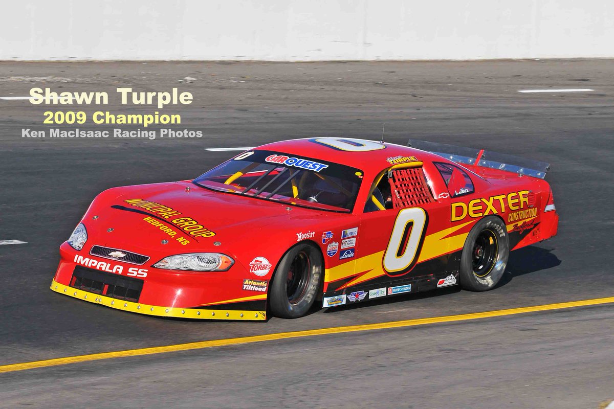 ProStockTour's tweet photo. / / #FLASHBACKFRIDAY \ \
2009 It's #TURPLETIME!
9 Top 10s, 7 Top 5s, and 1π took @ShawnTurple to his 1st Championship!π Going into the final race he had a 19 pt advantage over Wayne Smith. He needed a top five finish at the end of 200 laps and he did that!π₯
πΈ by @Ken_Photos https://t.co/e6NMe3Kto4