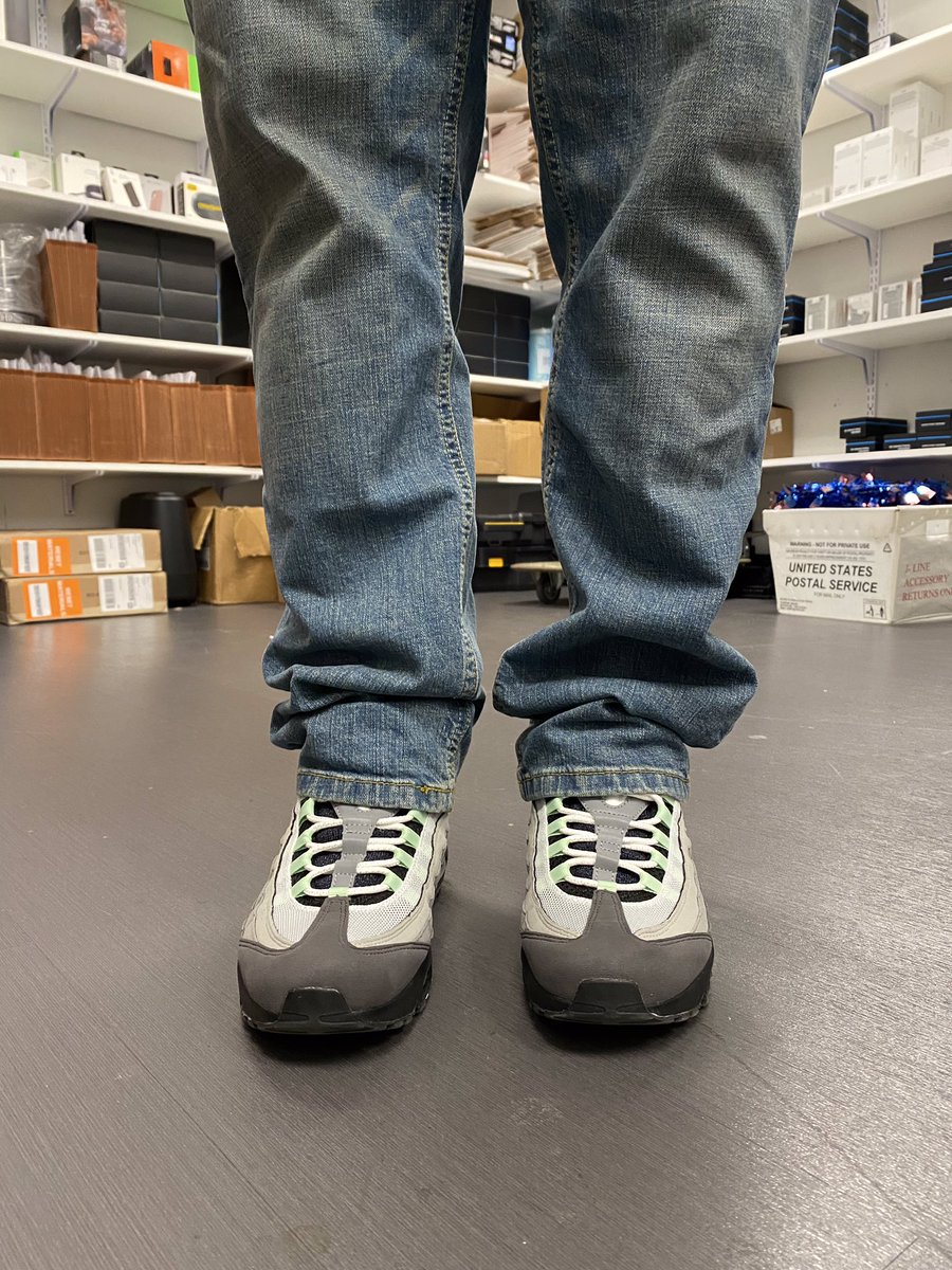 EEpps_1's tweet photo. My #kotd @Nike #kicksofatt @MidAtlanticHeat https://t.co/I29YcdfNmV