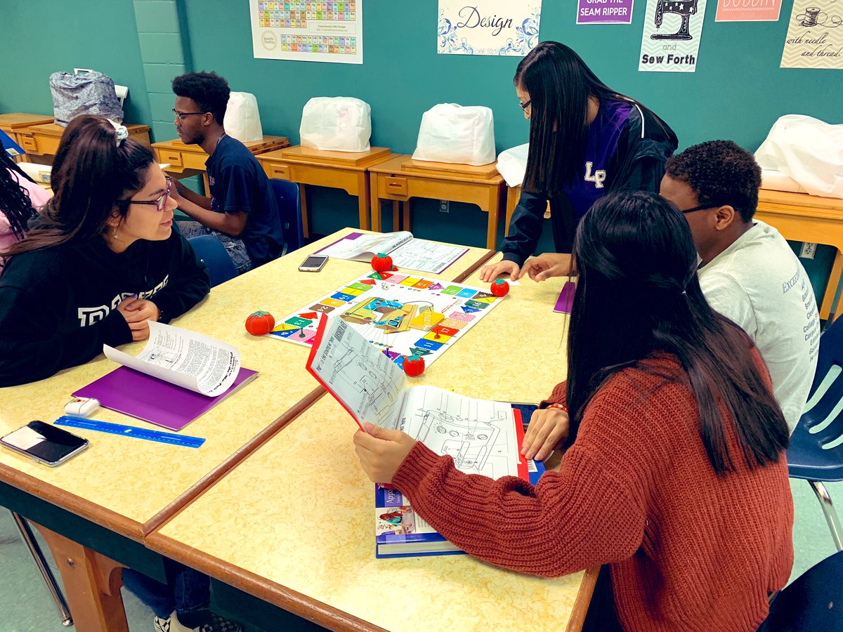 Fun with board games to learn the parts of the sewing machine! 🎲 🧵