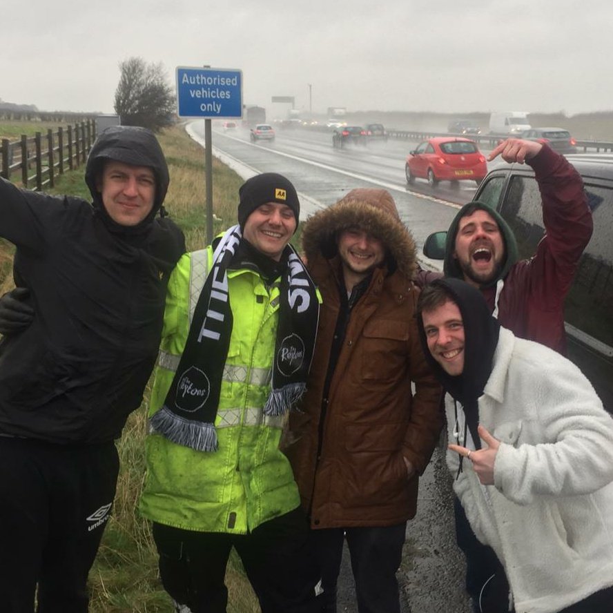 TheReytons's tweet photo. Absolute hero!! Slight delay but @o2academynewc we're on our way!! Thanks to @TheAA_UK ! #AllReytons https://t.co/MQJUmzr2l3