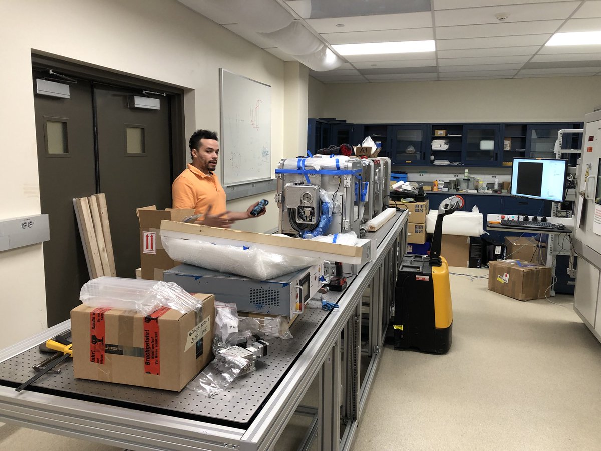 New SAXSWAXS system brings installed in the <a href="/yalecbic/">Yale CBIC</a>!! <a href="/XenocsNews/">Xenocs</a> @yaleseas <a href="/YaleChem/">Yale Chemistry</a> <a href="/CBICXray/">CBIC X-ray</a>