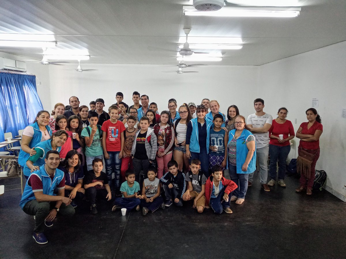 kristakin's tweet photo. #Voluntariado #tutorías En el Paseo Mi Solar cierre de tutorías. Gracias al intendente Carlitos Koth, en la gestión de la concejal Gabriela Bastarrechea por el refrigerio.
@udpm_misiones @grillo141 @CarlitosKoth @GBastarrechea @normacuquejo @LauraNoremberg #MariluEterna #Unidos https://t.co/m29oGchXND