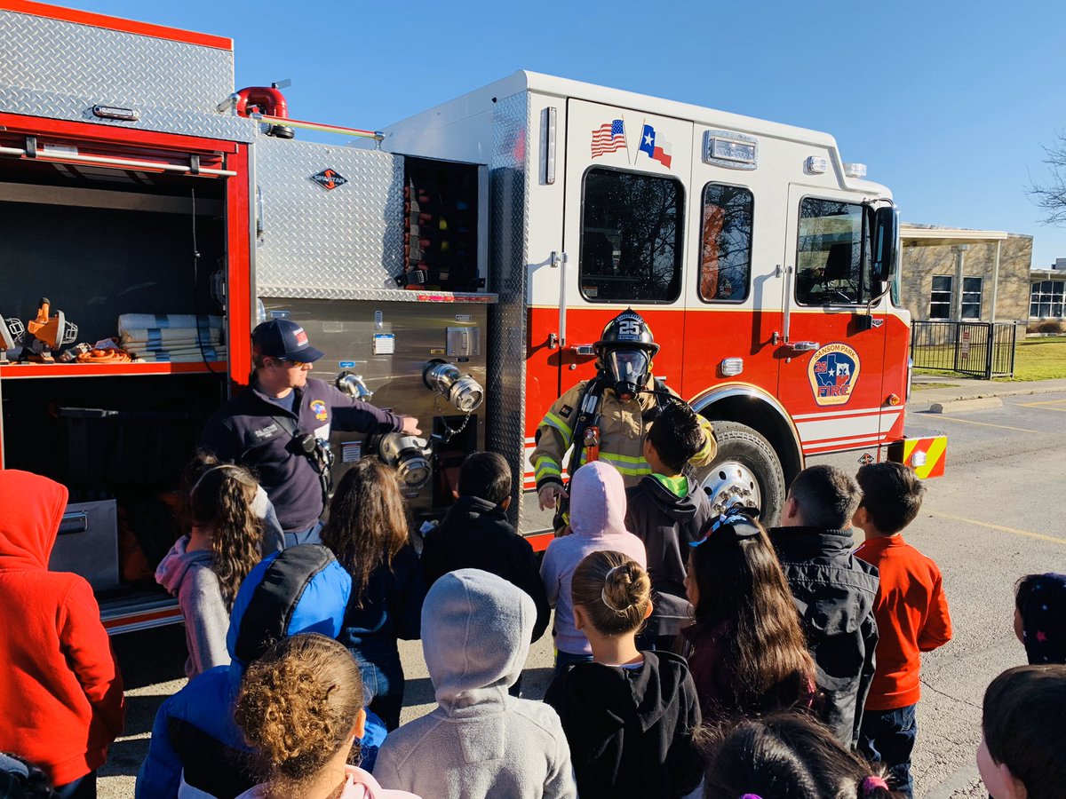 Mrs_Becker105's tweet photo. Thank you Sansom Park Fire Department for teaching us all about your CAREER!  #careerday #joyjames #AllMeansAll4CISD #makeitmatter https://t.co/Uynkcci21H