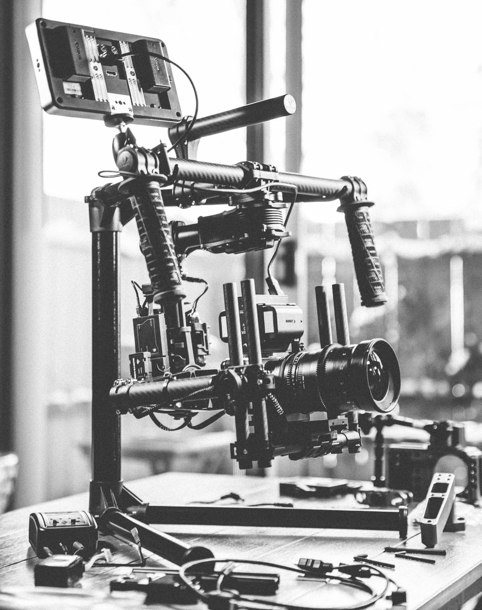 JOYWRECK's tweet photo. https://t.co/fQO6y1mo53 Come on Movi, don't fail me now.
#productioncrew #filmcrew #cameragear #filmshoot #cameraassistant #filming #lifeonset #setlife #canonlens #filmmaker #filmmaking #onset #cinematography #assistantdirector #productionmanager #director #camerarig https://t.co/LSbSK6ECDZ