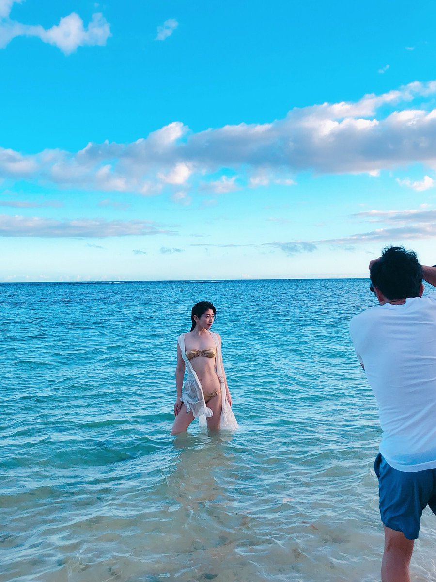 茅原実里 公式 写真集 Minoreal オフショット ゴールドの水着は初体験 海も夕やけも綺麗だったなぁ 実里 発売まであと19日 Minoreal 15thpj Minorin 茅原実里 公式 写真集 Minoreal オフショット ゴールドの水着は初体験 海も夕やけも綺麗だったなぁ 実里 発売まであと19日 Minoreal 15thpj Minorin