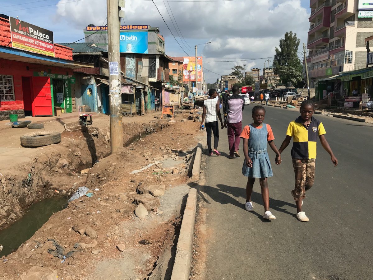 chriskost's tweet image. Dear @KURAroads, Gitanga Rd needs footpaths.

#RightToWalk #CompleteStreet @TheIEK @Ma3Route @KenyanTraffic