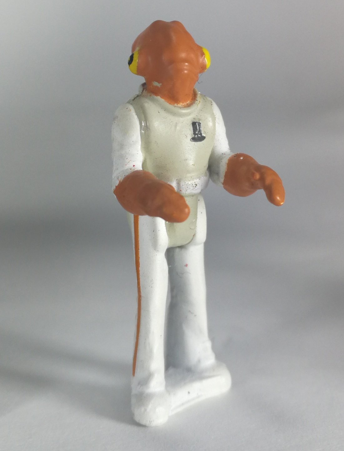 ともきん スカイウォーカー スターウォーズ Starwars アクバー おもちゃ撮影会 2 29 テーマ 我が家で一番 小さいおもちゃ アクションフリートのbウイングについてきたアクバー提督 フィギュアーツのダースモールと見比べたら大きさは歴然 笑