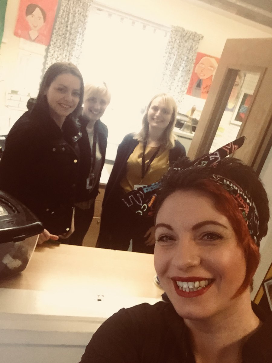 🗣 A big shoutout to the wonderful staff @howdenjuniors

☕️ Each Friday morning Miss Emma always receives a coffee and enjoys her chats with all the staff.

✅ Help us say thank you by liking this post.

#exclusivelystarbrite #allinonestudio #teamhowden #teamhjs