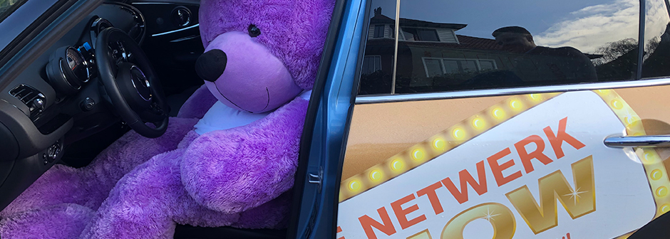 Mascotte Fundie zorgt er al jaren voor dat wij elke dag net dat stapje extra zetten voor ondernemers. Fundie ging met 2 collega’s op roadtrip om deze ondernemers te bedanken met taart en een cadeautje🤩. Zonder onze ondernemers zijn wij immers nergens! --> bit.ly/3cfbkTe