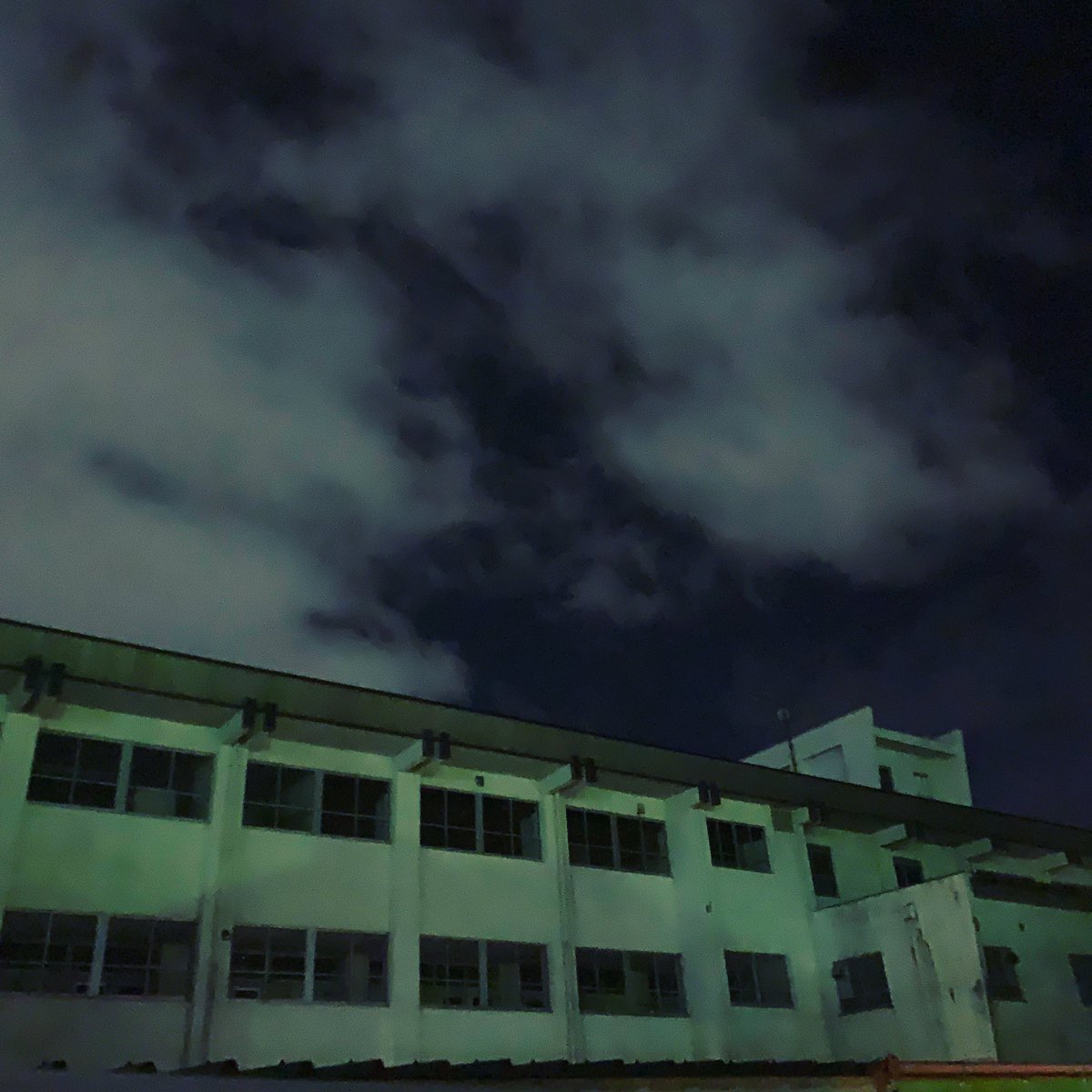 夜の学校