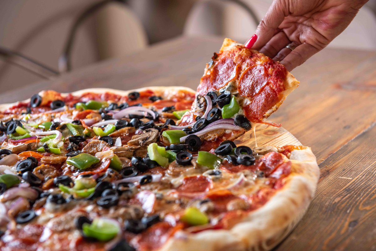 LandinisPizza's tweet photo. The weekend is here, stop by and enjoy a slice! 🍕 https://t.co/F4579XWRtF