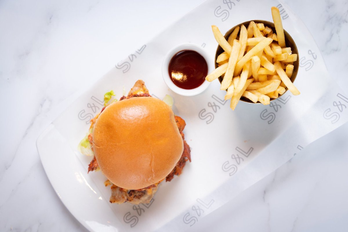 SlugMancPicc's tweet image. Check out our new CHICK, CHICK, CHICKEN BURGER!

Grilled chicken breast topped with chicken &amp;amp; chorizo, shredded shawarma chicken and cheese - served with fries and a bbq dip!

Just £10.49
Or get it on our burger and a drink deal for just £8 Mon-Fri!

#mealdeal #burger #foodies