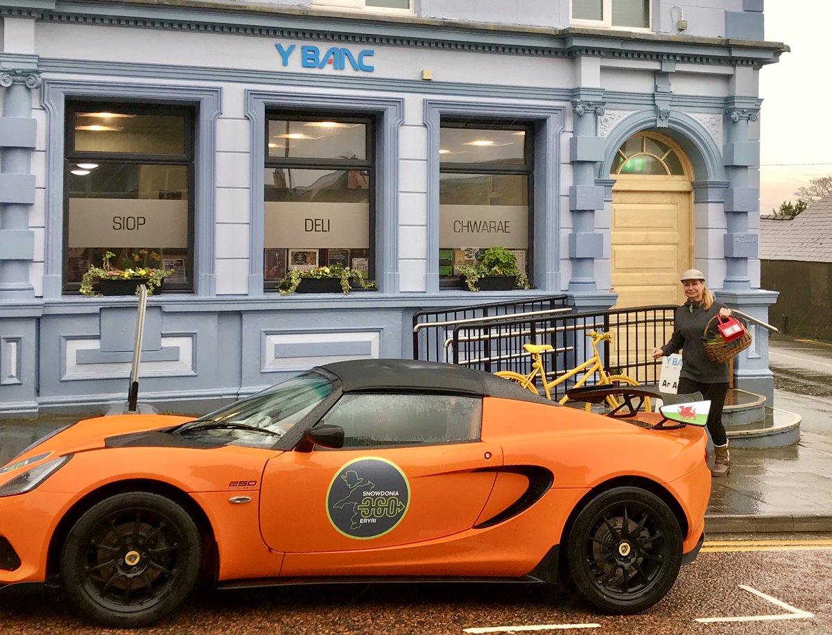 SianWeather's tweet photo. Stocked up with swag at ⁦@DeliBanc⁩ Brill place. Homemade food &amp; local produce to buy in abundance.Which I did!A great pit stop.I could have stayed there in a cosy bubble for hours. SO much to see along ⁦@mysnowdonia360⁩ drive in my ⁦@lotuscars⁩ #makingmemories https://t.co/mQ3Qu0977P