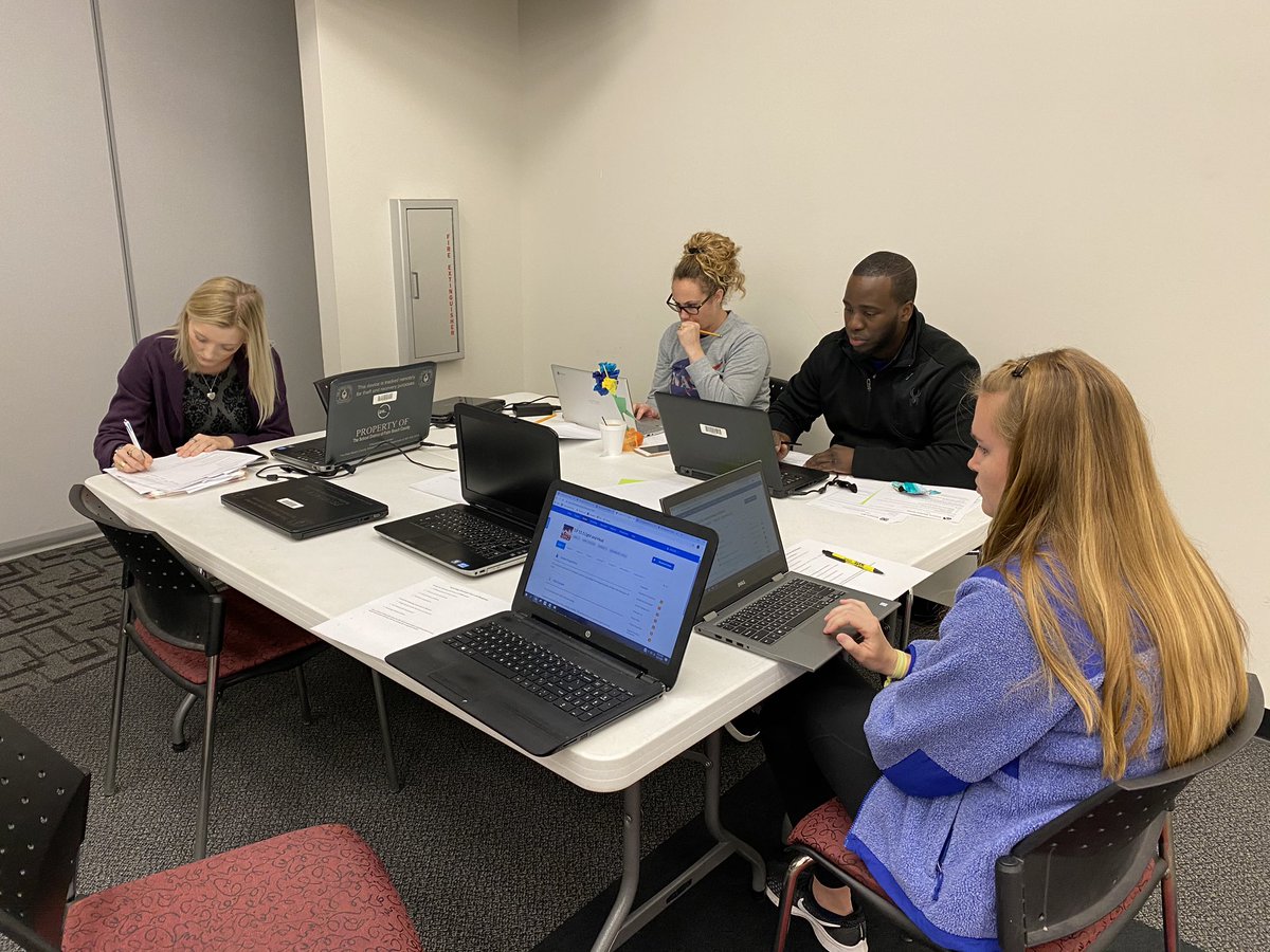 Collins077's tweet photo. The last SLA for the 2019-2020 school year. Thanks to all of the participants!! #sciencematters #SDPBCScience @DianaFedderman @Diana__Snider @evacwynar @pbscience4u @CrissyTab @Tomedcalf_sci https://t.co/dih19A8Slr
