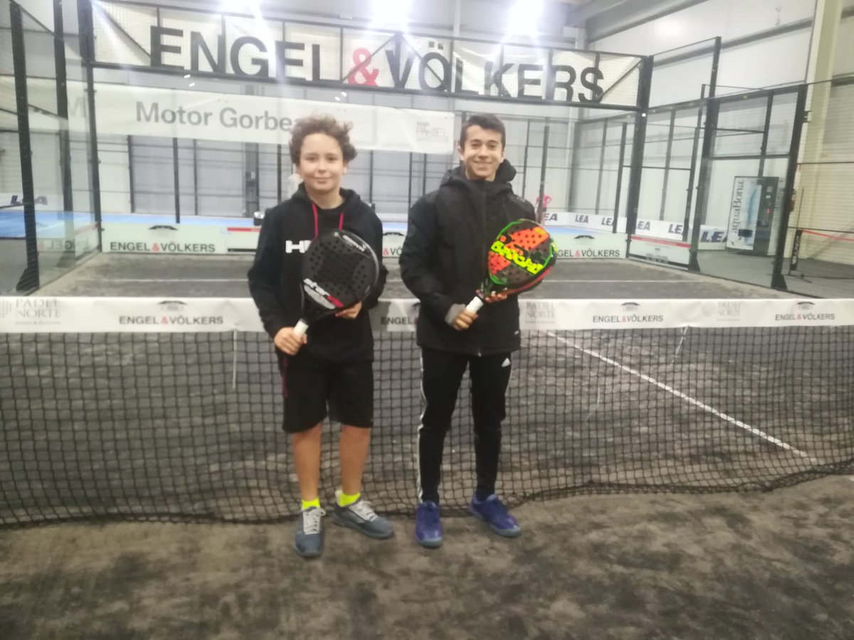pvitoriana's tweet photo. @tenisadsj -Pádel: 6º Prueba del Circuito Escolar Alavés 

-Sub 10 Masculino: 
Ignacio Peña-Javi Martínez Federico Ibarrondo-Miguel Sánchez 
-Sub 12 femenino: Carmen Urquidi-Lucía Peña 
-Sub 14 femenino: Cecilia Peña-Elena Sánchez 

Suerte a tod@s😜💪 https://t.co/o0kHdfnZ8z