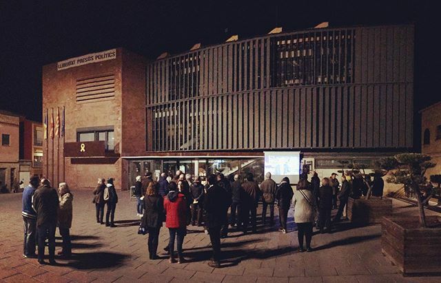 106a concentració setmanal <a href="/ANCGelida/">ANC Gelida</a> amb L’anàlisi d’<a href="/antonibassas/">Antoni Bassas</a> i recordant el 10è aniversari de #consultes #decideix #28F #LlibertatPresosPolítics #Gelida #Penedès bit.ly/2wb94vV