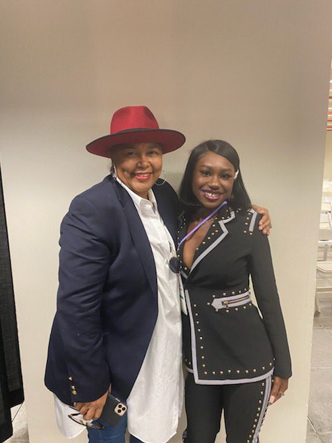 Zandra A. Cunningham tweet media