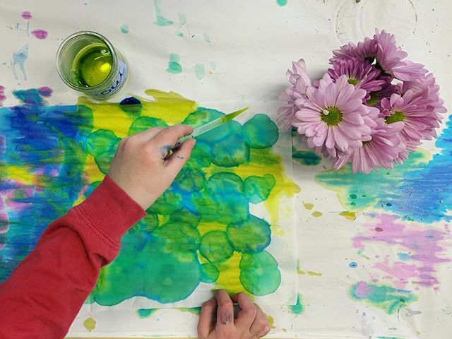 GregoryArtists's tweet photo. Manifesting spring 🌸 and loving these explorations of watercolor on fabric. 💛💙#wo2world https://t.co/kkkgve50zS https://t.co/ap7bSBf1fs