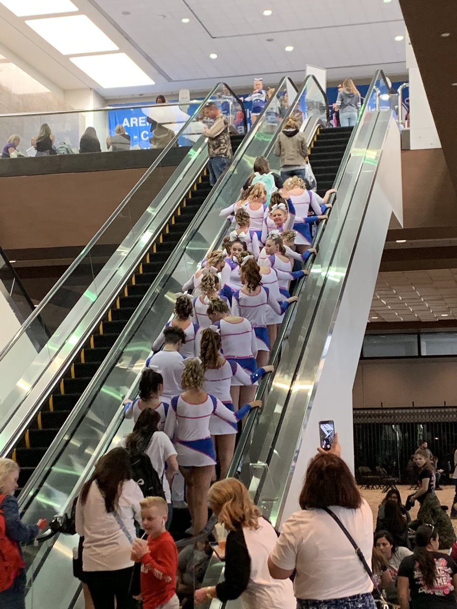 ShoreprideS's tweet photo. And they’re off 💙🤍💖 You Got This! Go Shore Pride #shorepridestrong @NCAupdates Good Luck 🍀 https://t.co/Fno1jMpz8P