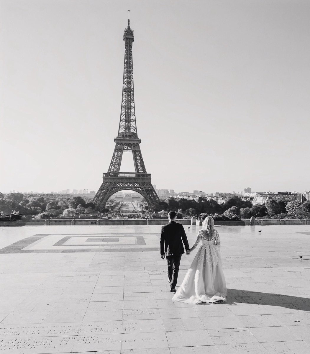 LuvienzParis's tweet photo. LUVIENZ: the luxury lifestyle brand advocating the celebration of life and Gastronomy. Only for the exquisite moments of your life.

#luvienz #paris #excellence #luxury #lifestyle #art #fashion #gastronomy #exquisite #wedding #love #treasure https://t.co/u8kABlAQNB