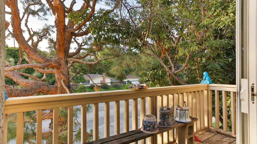 DKREteam's tweet photo. 902 S GARFIELD AVE | #justlisted this great 3 bed 3 bath #townhouse in #montereypark ☀️🙌🏻 #openhouse Saturday &amp; Sunday 2-4pm! 🎈 #condo #townhome #realestate https://t.co/lKTDSky3wr https://t.co/69EXfwttwa