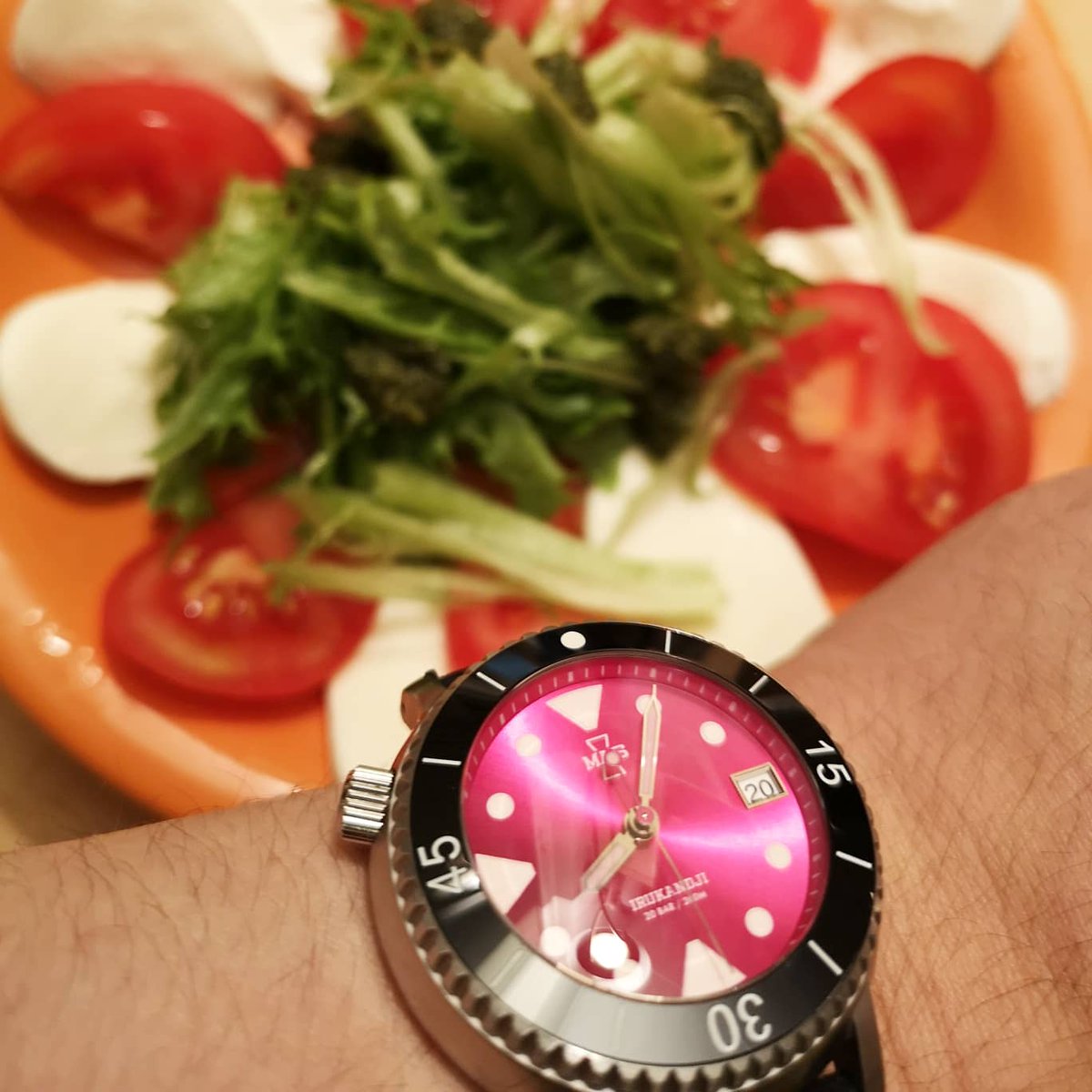 abcxyz_jp's tweet photo. Fried-rice Friday with mozzarella salad. Strange combination? Maybe. But hey it's Friday!

#friedrice #mozzarella #MASwatches #fridaydinner #チャーハン #モッツァレラチーズ #花金 #おうちごはん https://t.co/1OfgE4j0BV