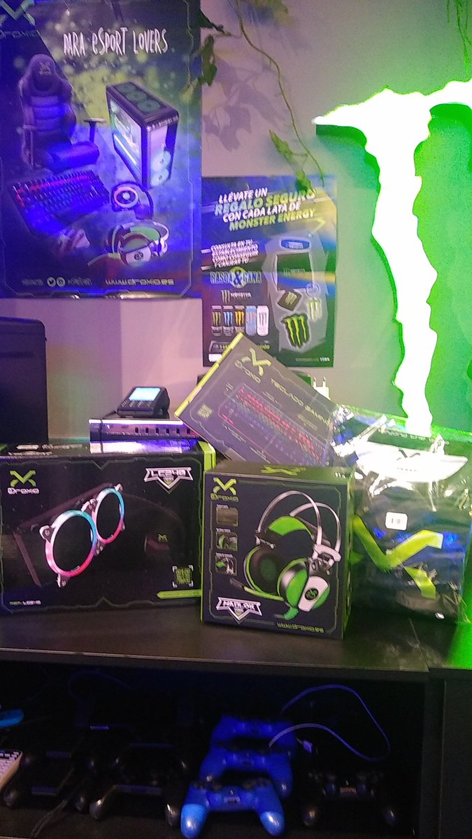 rockplaygaming's tweet photo. ¡SORTEO! Pack con
- Teclado
- Headset
- Refrigeración líquida. 
- Camiseta.

Por cortesía de @icomputerstore.

Para participar:
Sigue a - @rockplaygaming y @icomputerstore 
RT. 

El ganador tendrá que venir al local a recoger el premio! 
El ganador se anunciará el 8 de Marzo! https://t.co/GgUOVmgZXS