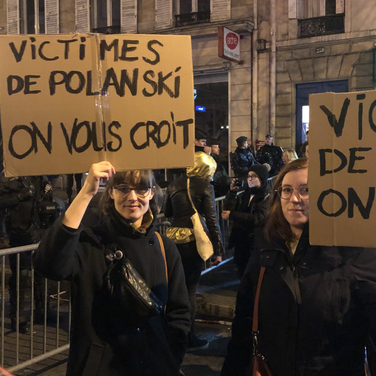 未成年レイプのポランスキー監督がセザール賞にノミネート 受賞 フランスで抗議デモが行われる Togetter