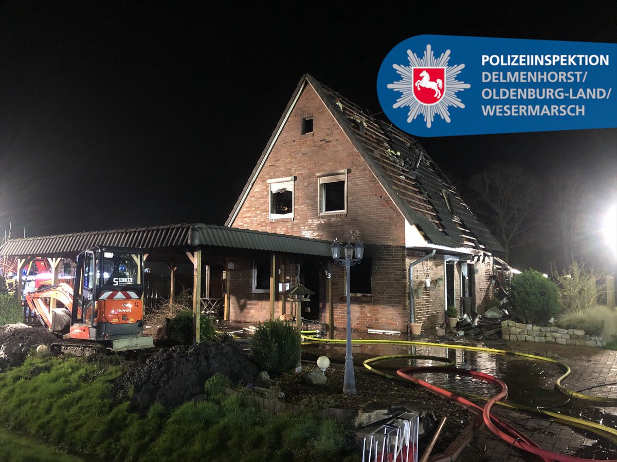 Polizei_DEL's tweet photo. Eine Zusammenfassung der Ereignisse in #Nordenham und #Stadland gibt es 👉🏻 https://t.co/ubyZmClu2s Die Ermittlungen wurden aufgenommen. *ds https://t.co/atvO5YZrX3