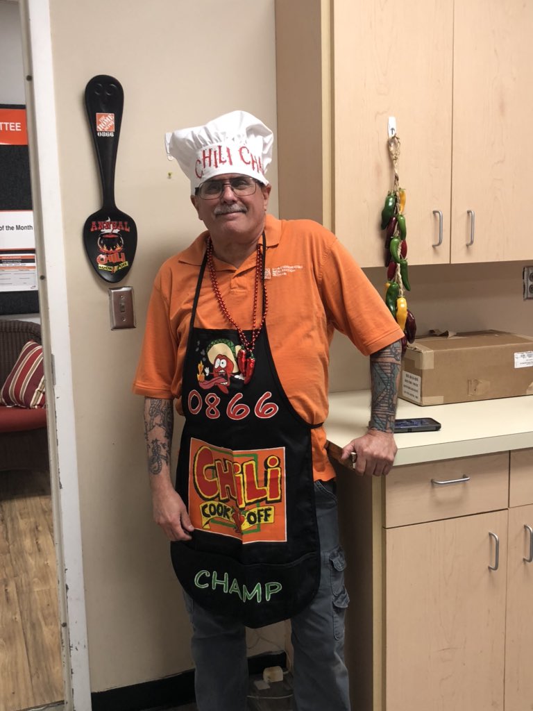 Annette99576820's tweet photo. May I introduce the 2020 chili champ for store 866 !!!!! Jim Gervais from our great MET team! @MarkEHamlton @DANI_C_CLARKE @1sherredavis @THDTamiskaH https://t.co/xtliko1kJ4