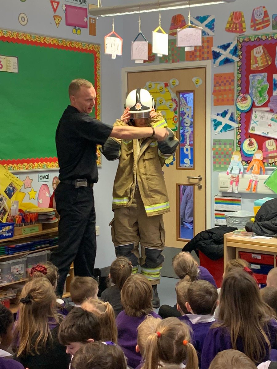 AnnanhillPS's tweet image. P1 has a visit from SC Haggerty today. He told us all about his job and what skills we need for life in the fire brigade. Miss Coles got to try on the outfit! #funinp1 #topictime @driver_sfrs