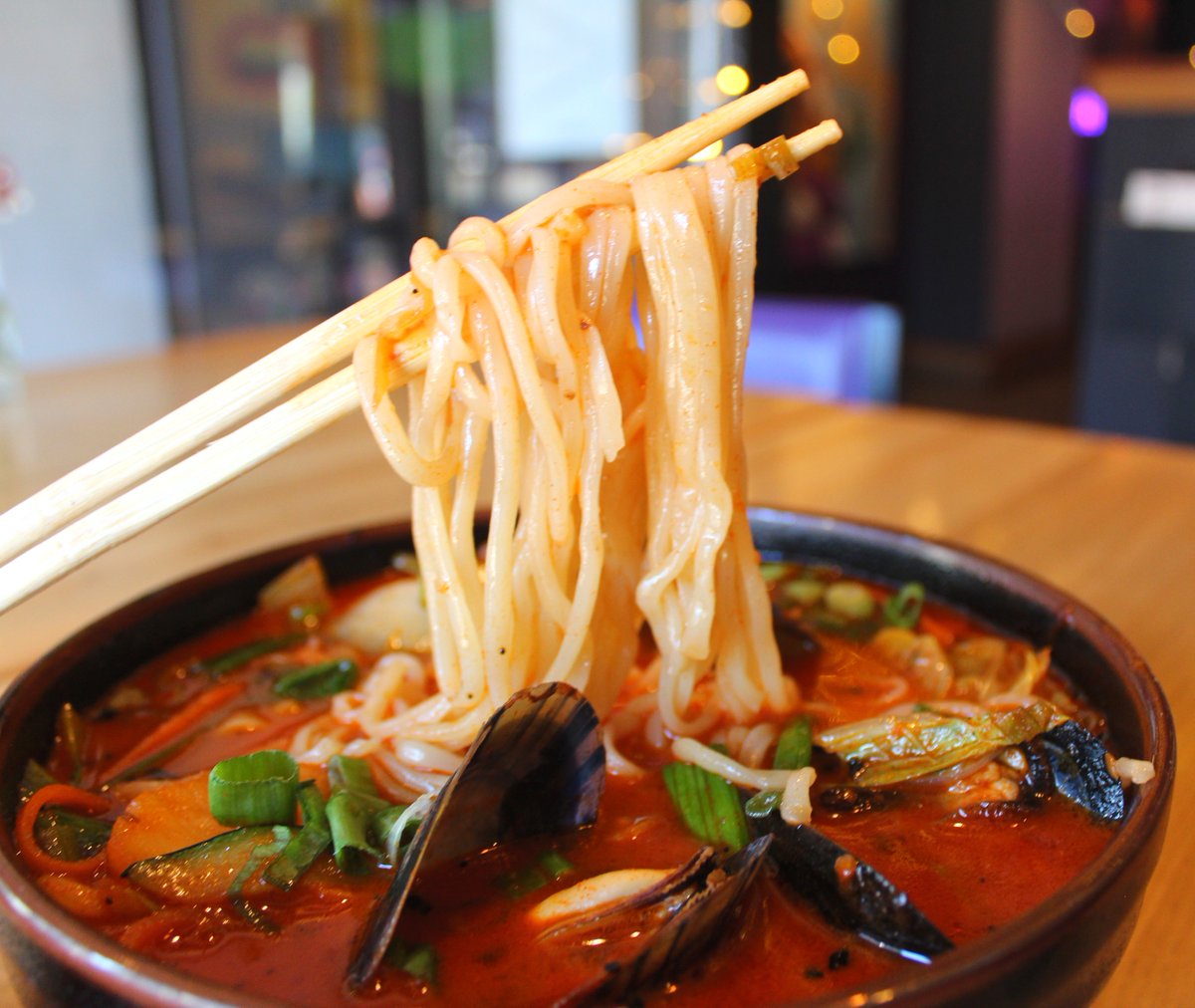 Send noods ... or let us send them for you. 😏#KoyCatering

📷Pictured: Spicy Seafood Udon.