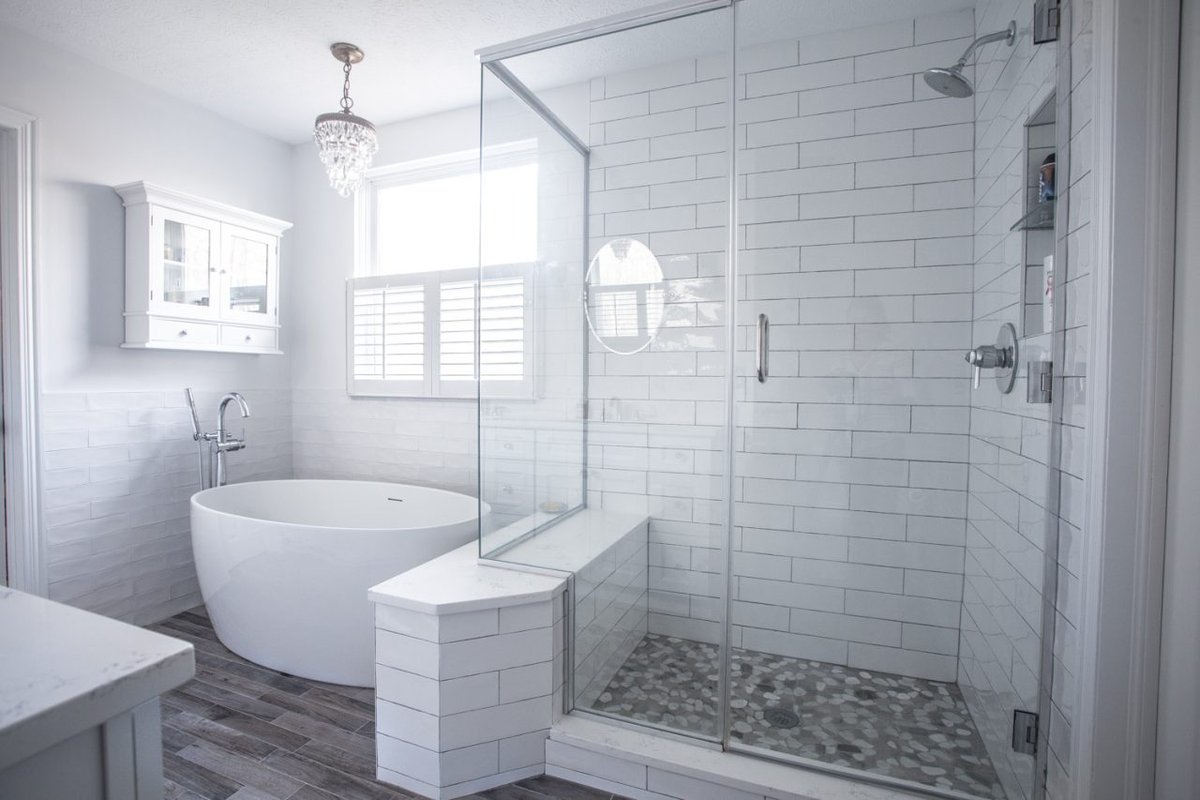 RenoSelectCA's tweet photo. Four piece bathroom renovation featuring a free standing zen tub, pebble floor tiled shower enclosure, and subway tile 

#renoselect #bathroom #bathroomdesign #bathroomrenovation #bathroomremodel #interiordesign https://t.co/lsTih3ej40