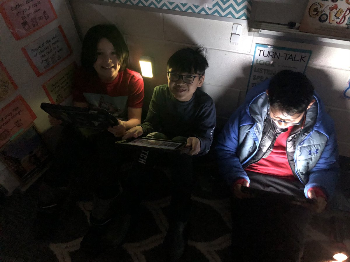 Mrs_Temrowski's tweet photo. Blackout day!!! We love reading “lights out” style 😎 https://t.co/163R6doIEr