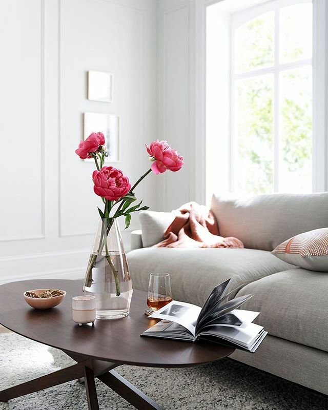 grush's tweet image. #flowerfriday⁠
Happy Friday everybody!⁠
⁠
.⁠
.⁠
.⁠
#furniture #interiordesign #table #floor #materialproperty #mirror #architecture #mirrors #architectureporn #decor #homedecoration #housebeautiful #decoration #design #modernliving #architecturep… ift.tt/3aiwHkV