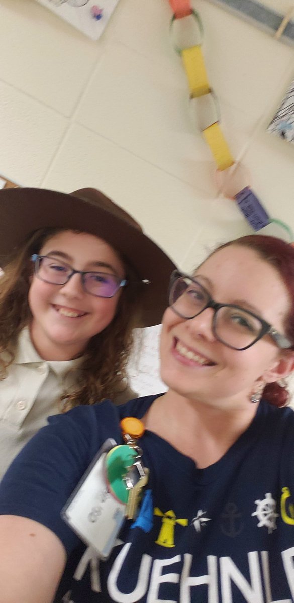 MrsSemones's tweet photo. Living Museum is one of my favorite events on campus! I love seeing all their hard work researching American heroes  in debate form! #koalap2pmoments @KuehnleKISD https://t.co/0Gc97Sq9U4