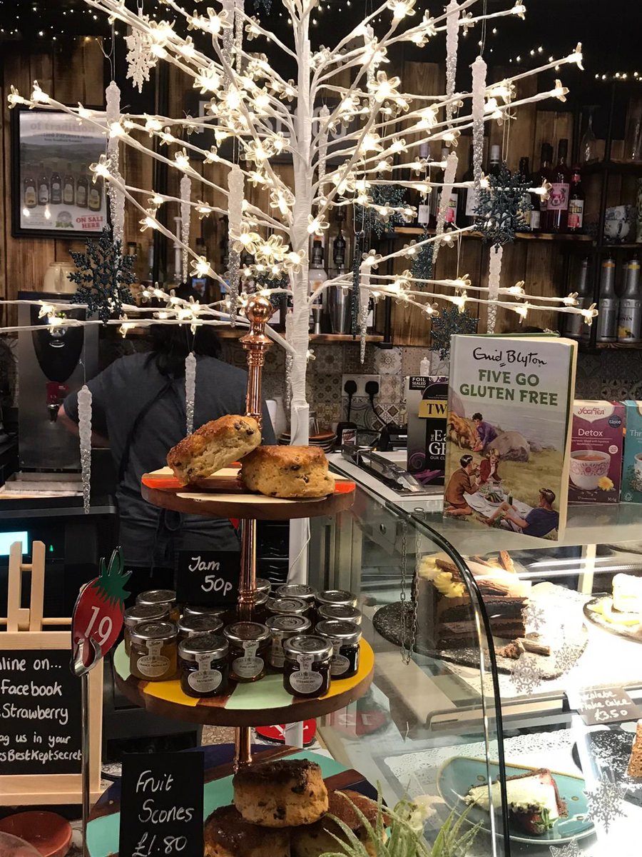 BalmforthandCo's tweet photo. We love it at Theglassstrawberry 😍🍓☕️ And, we're are super proud of how well they service our delicious Balmforth &amp; Co coffee! 

#doncastersbestkeptsecret #Doncasterisgreat #Yorkshireis #coffee #Coffeefix #Coffeelover #barista #coffeelove #balmforthandco #yorkshire #cafe https://t.co/STmfIQZjA4
