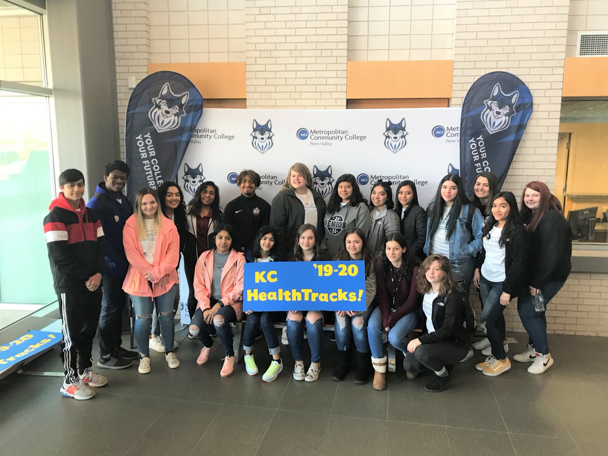 CoxVHSci's tweet image. .@HOSA_VANHORN &amp;amp; @PLTWorg biomed students are ready for another great @KCHealthTracks day! #isdstrong @ISDAcademies @ISDSchools @VHSTEM @CoxVHSci @MOHOSAOfficial @wcmissouriahec @HealthScienceKC