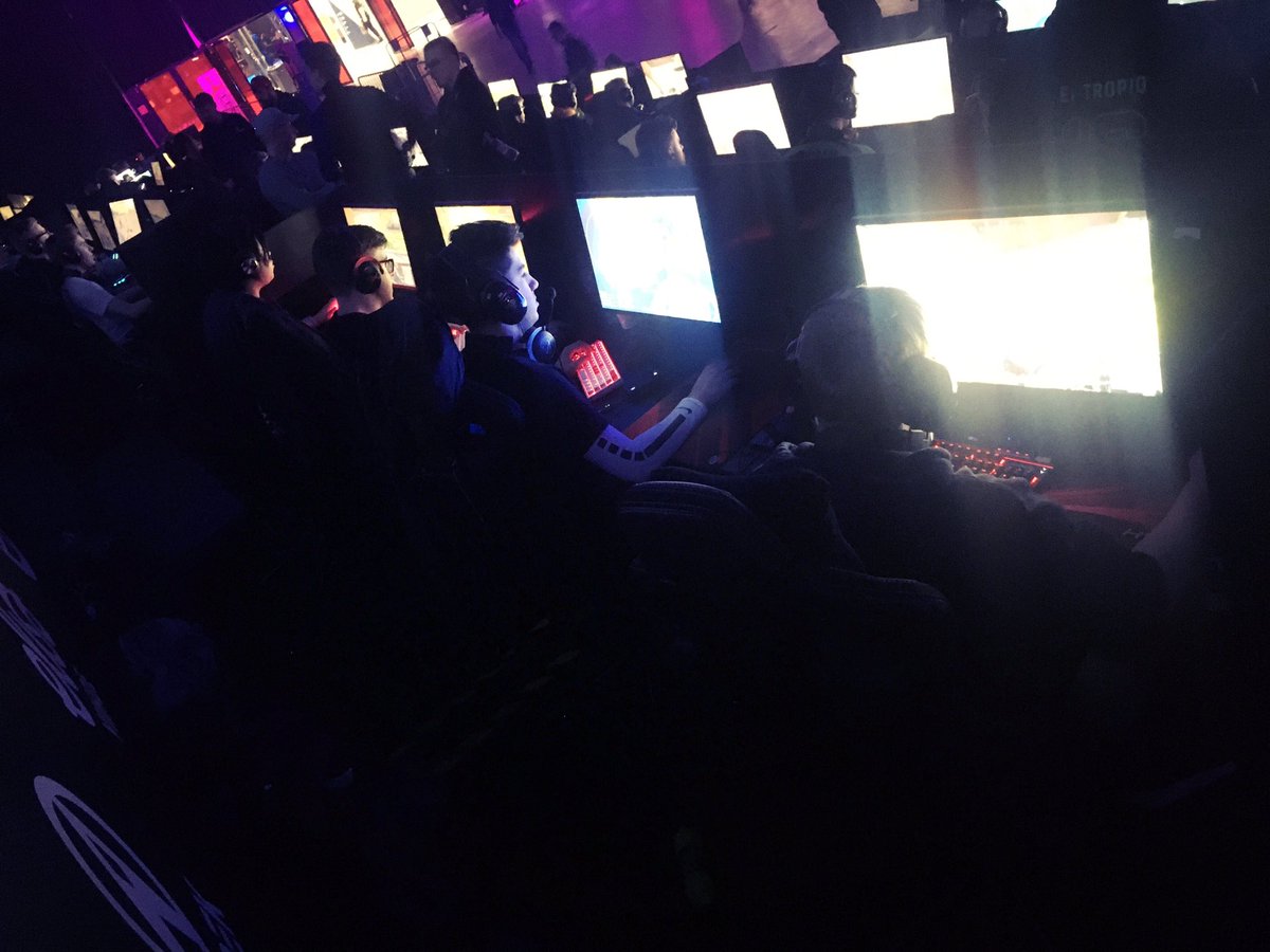 Smiley Face tweet media